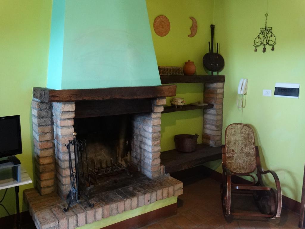 Ferienwohnung Casale Poggio Colpiccione Passignano sul Trasimeno Exterior foto